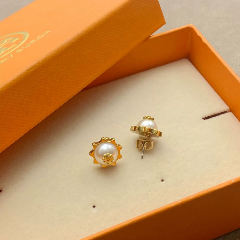 Tory Burch Matte Gold Pearl Gold Gear Earrings - Picture 4 of 6